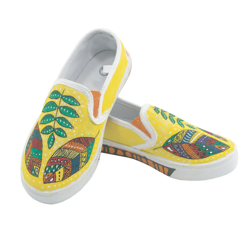 Shoe project made with Shoe decor decocolor acrylic festive set